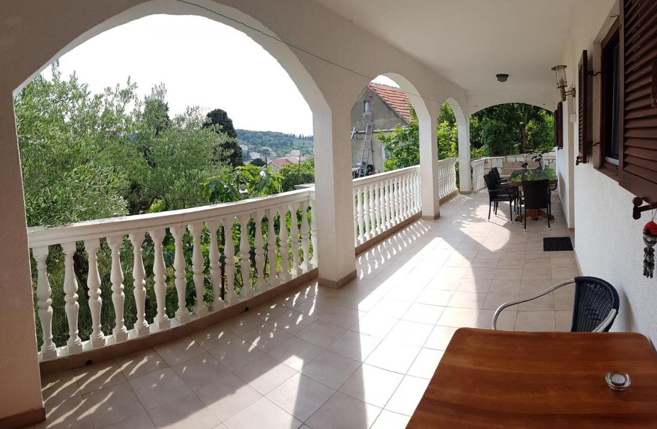 Apartmani Ela Prvic Luka Bagian luar foto
