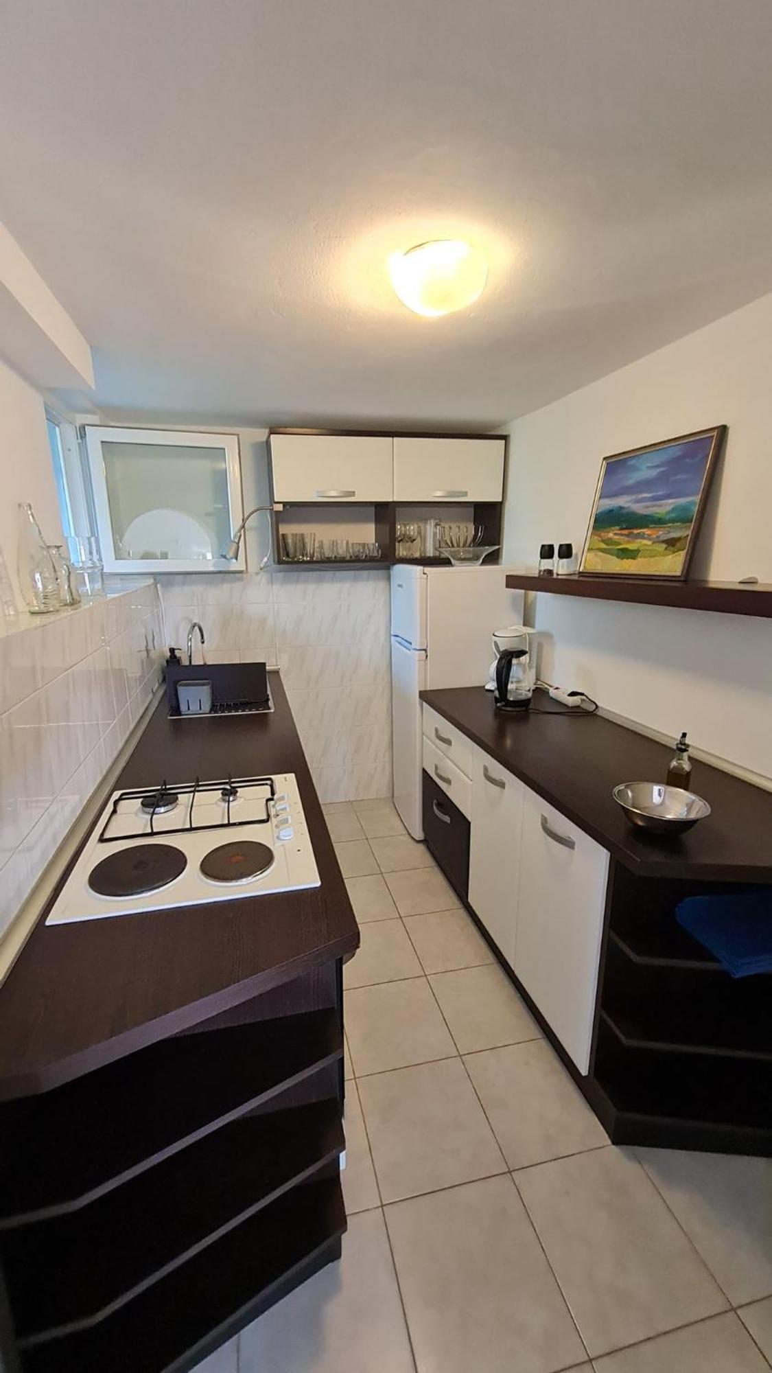 Apartmani Ela Prvic Luka Bagian luar foto