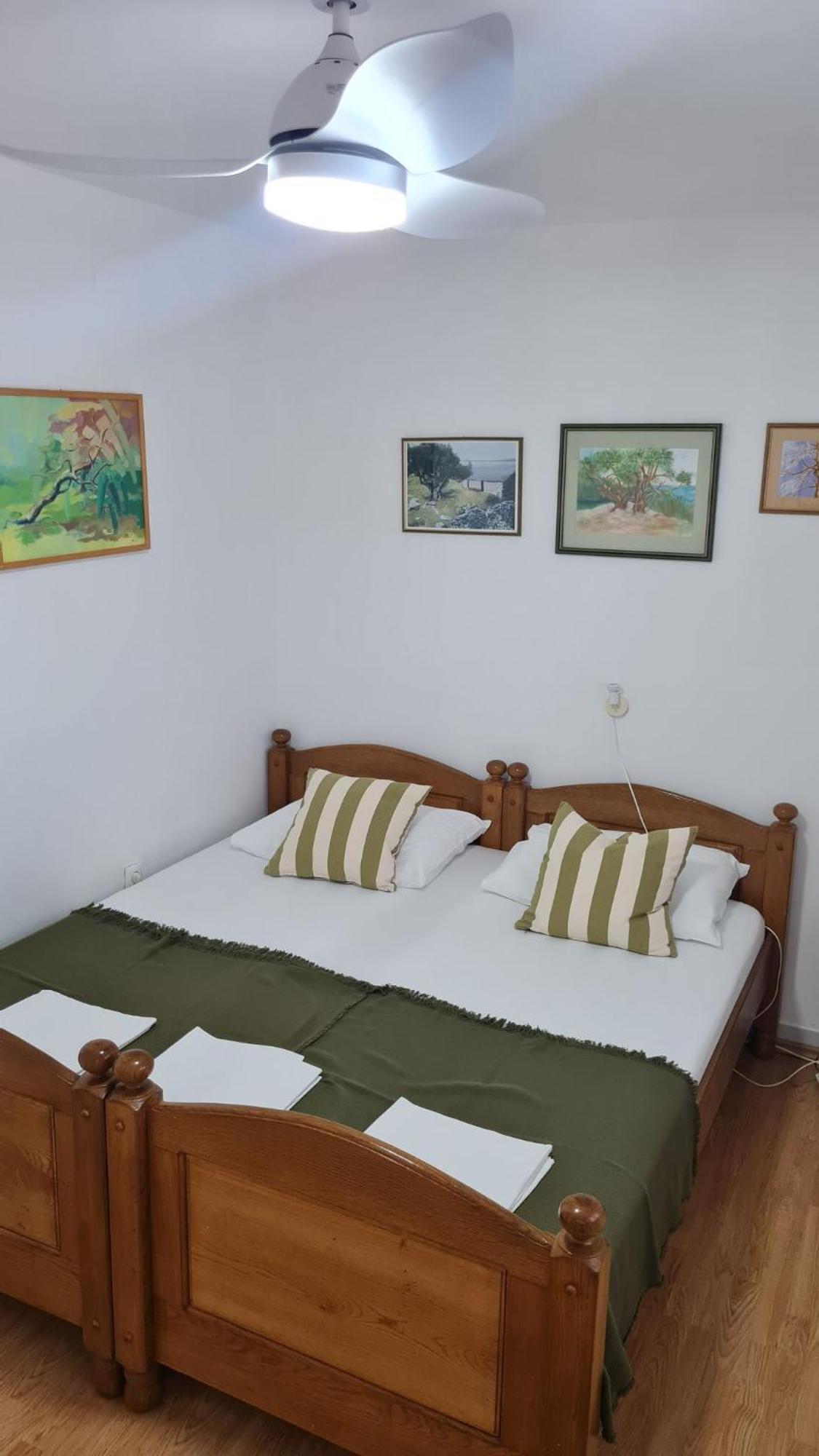 Apartmani Ela Prvic Luka Bagian luar foto