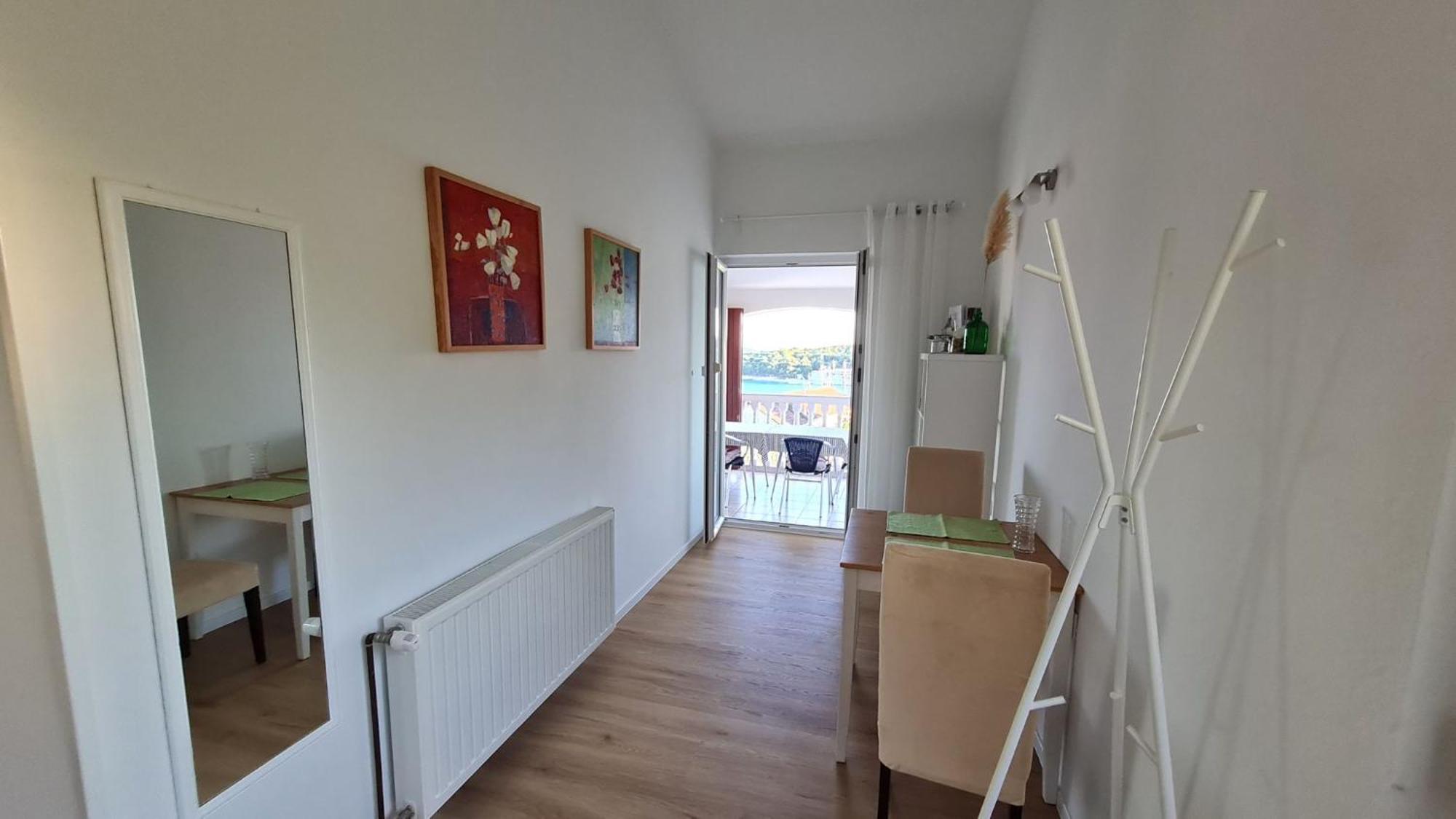 Apartmani Ela Prvic Luka Bagian luar foto