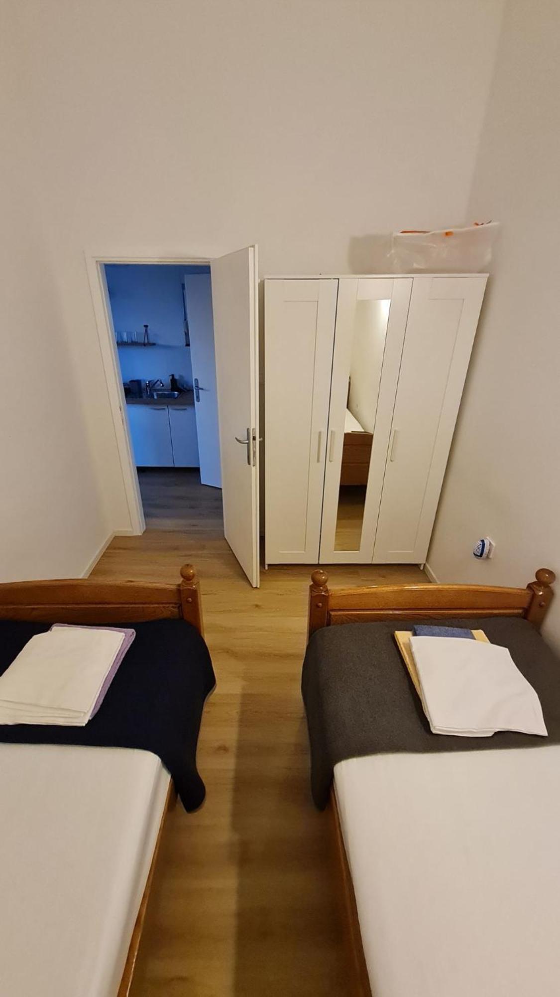 Apartmani Ela Prvic Luka Bagian luar foto