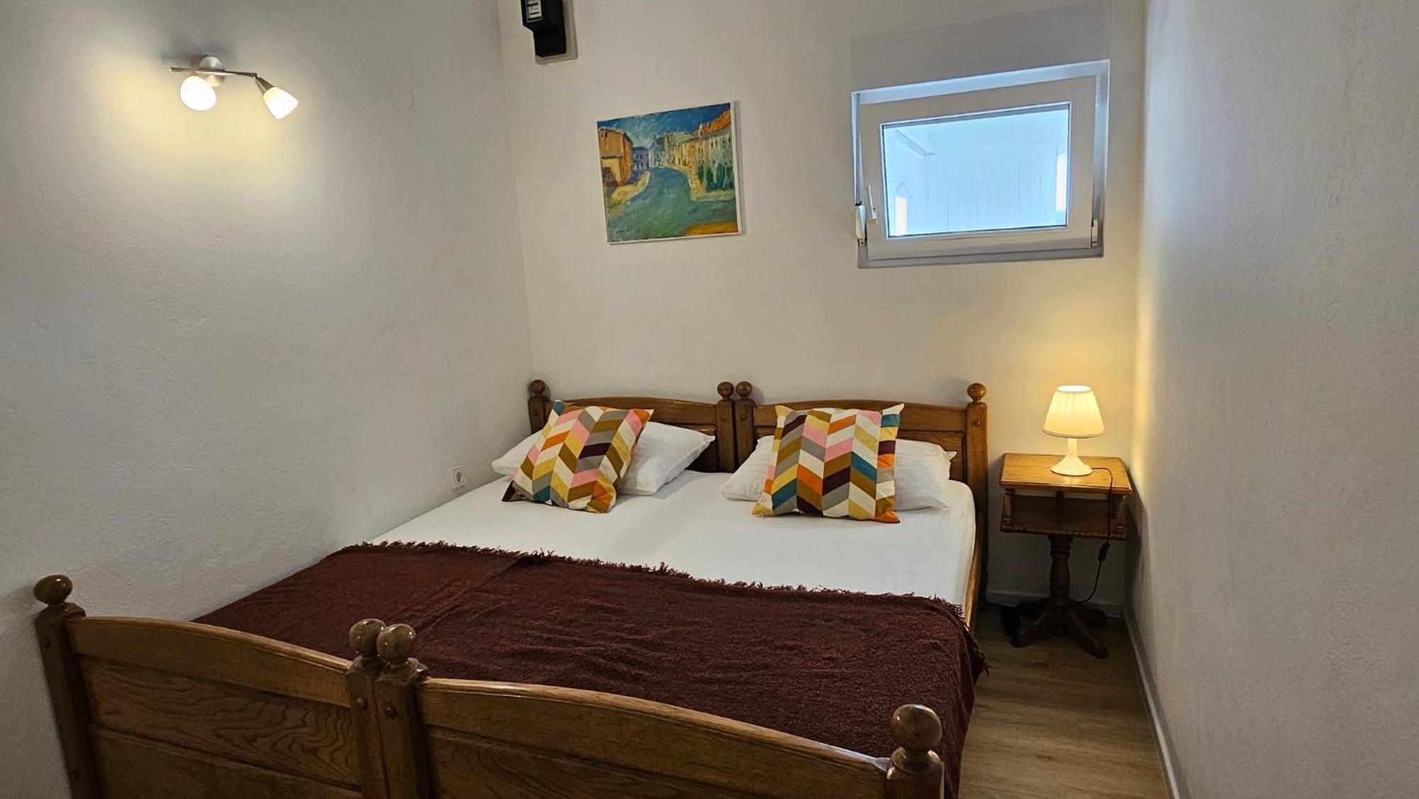 Apartmani Ela Prvic Luka Bagian luar foto