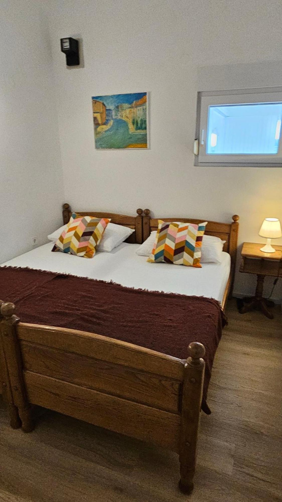 Apartmani Ela Prvic Luka Bagian luar foto